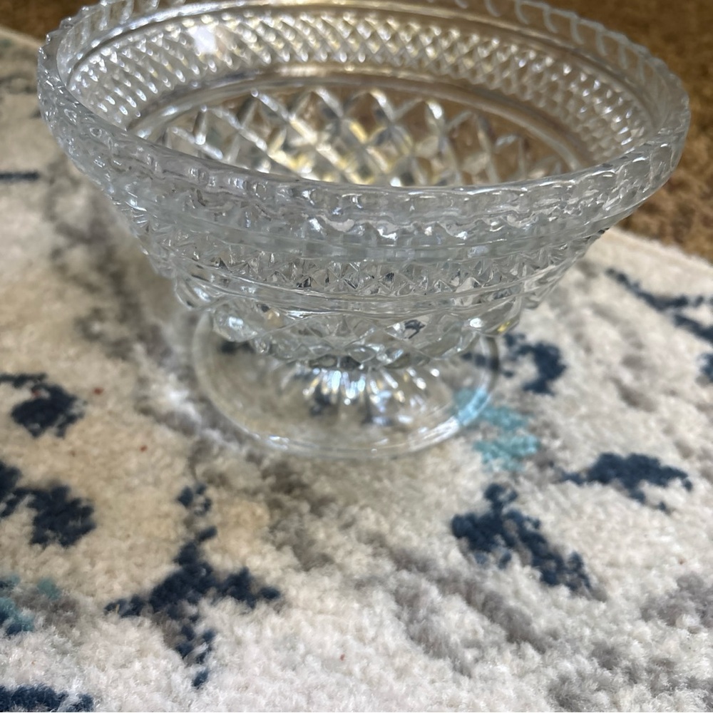 Vintage Clear Pressed Glass Compote Bowl - Elegant Footed Serving Dish - Picture 2 of 7